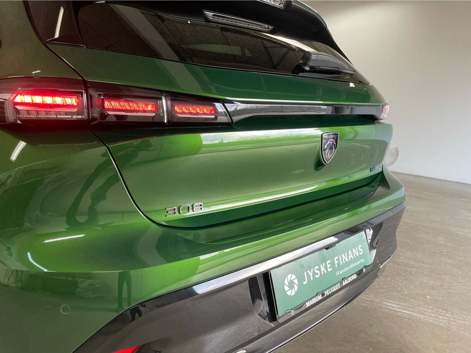 Peugeot 308 1,6 Hybrid First Selection EAT8 5d