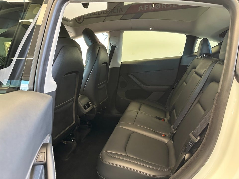 Tesla Model Y Long Range AWD 5d