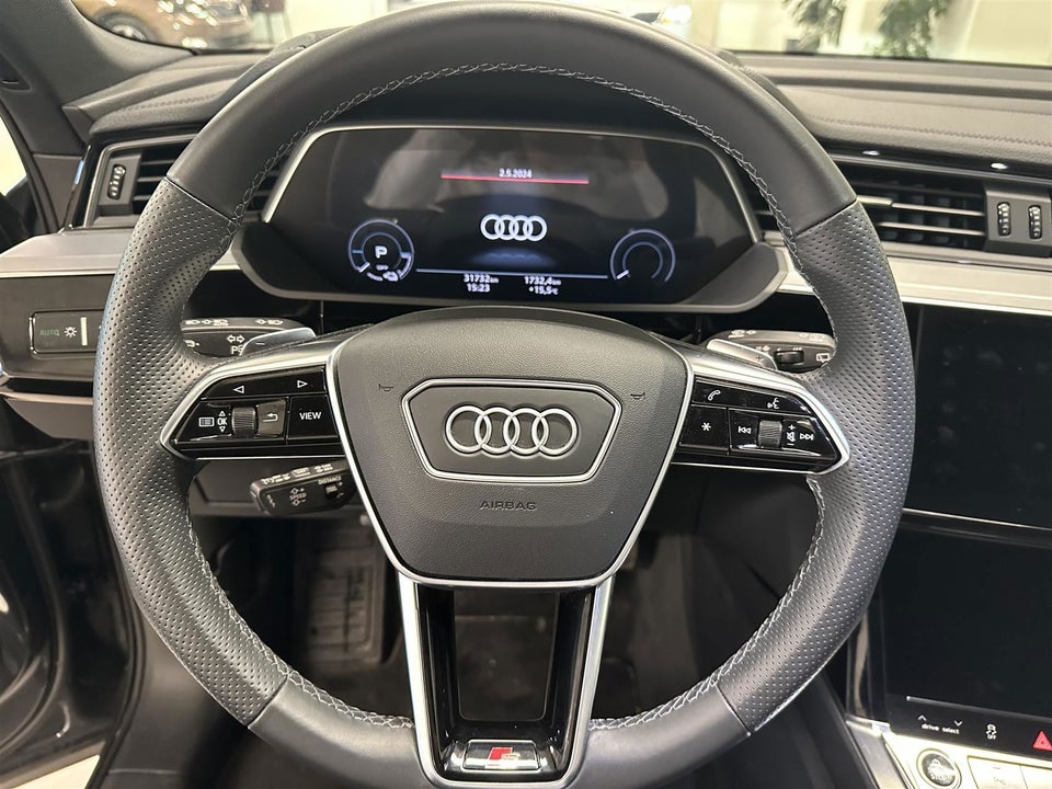 Audi e-tron 55 S-line quattro 5d