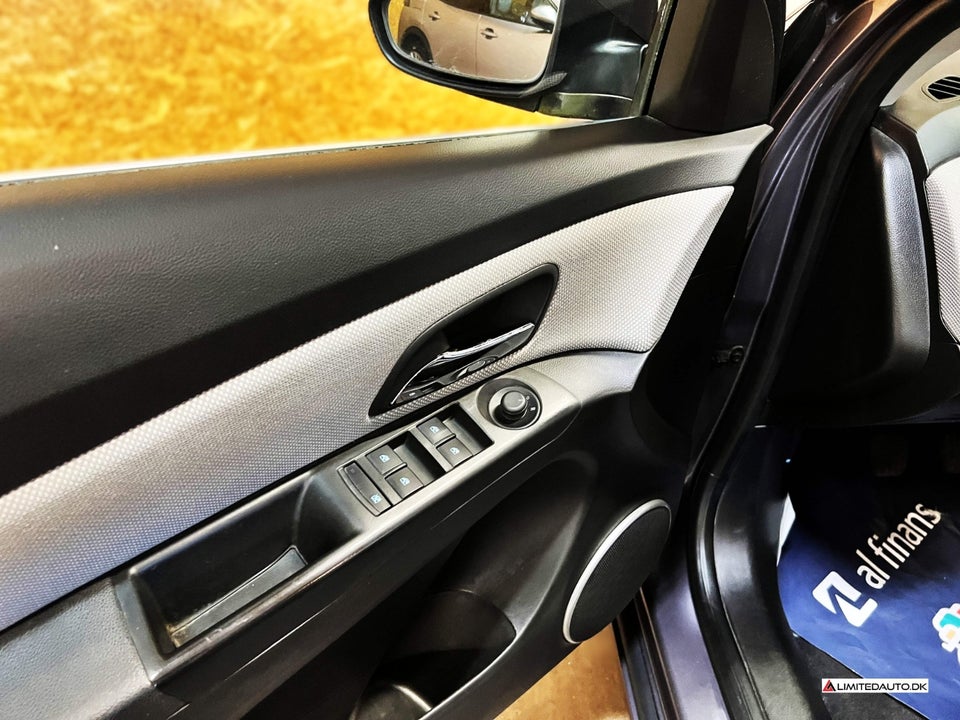 Chevrolet Cruze 2,0 VCDi 163 LS 4d
