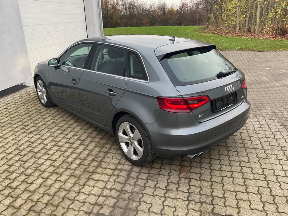 Audi A3 2,0 TDi 150 Ambiente Sportback S-tr. 5d