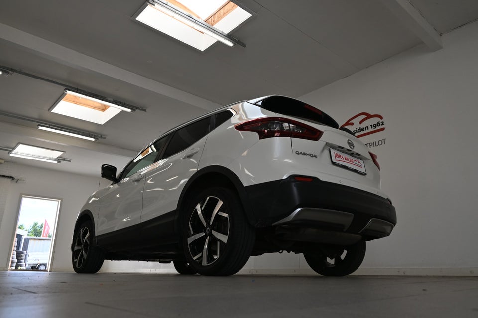Nissan Qashqai 1,3 Dig-T 140 Tekna 5d