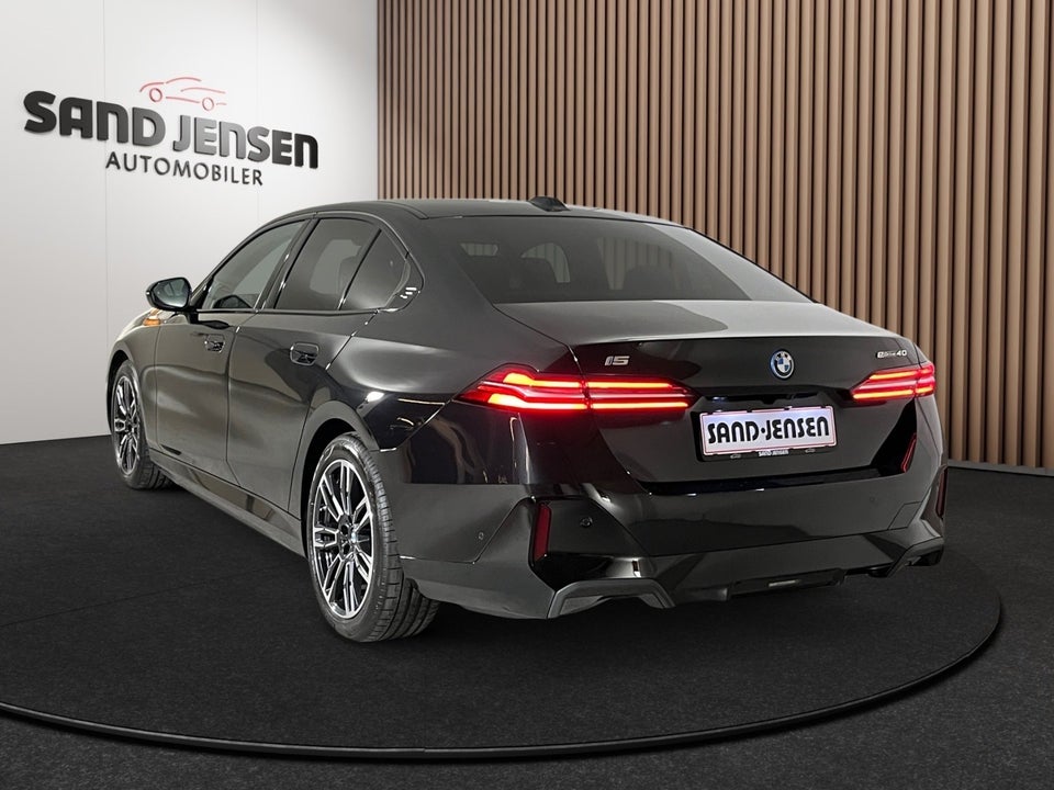 BMW i5 eDrive40 M-Sport 4d