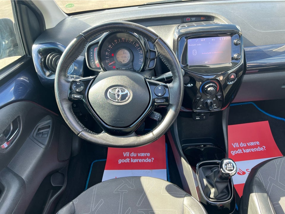 Toyota Aygo 1,0 VVT-i x-wave Sky 5d