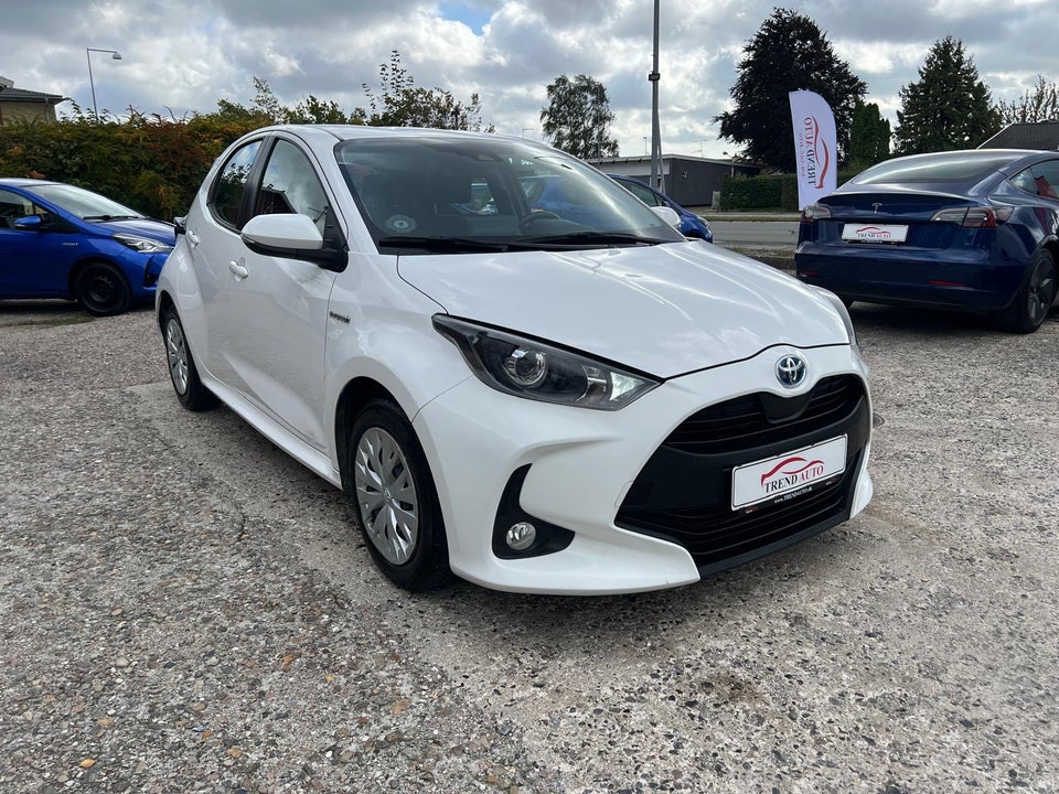 Toyota Yaris 1,5 Hybrid H3 e-CVT 5d
