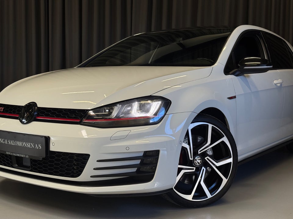 VW Golf VII 2,0 GTi Performance DSG BMT 5d