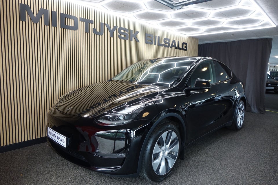Tesla Model Y Long Range AWD 5d