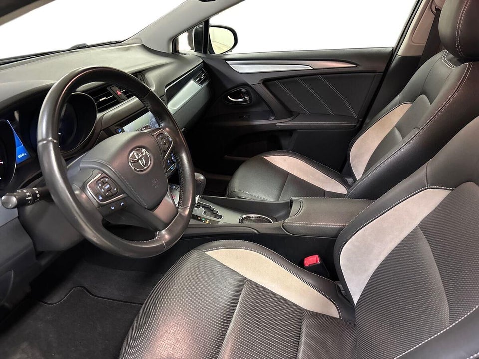 Toyota Avensis 1,8 VVT-i T2 Premium Touring Sports MDS 5d