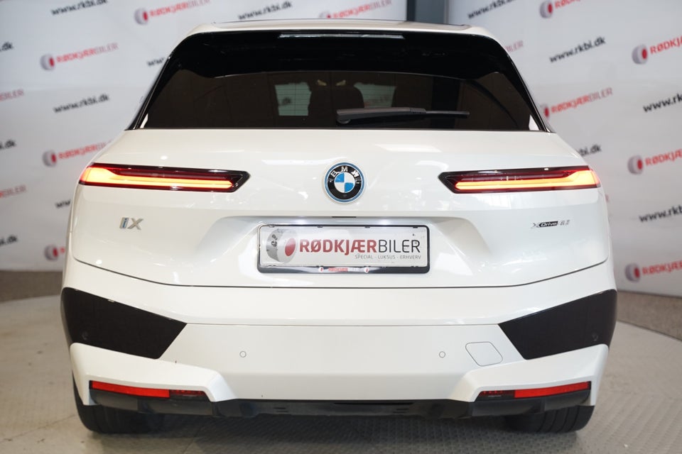 BMW iX xDrive40 Fully Charged Sport 5d