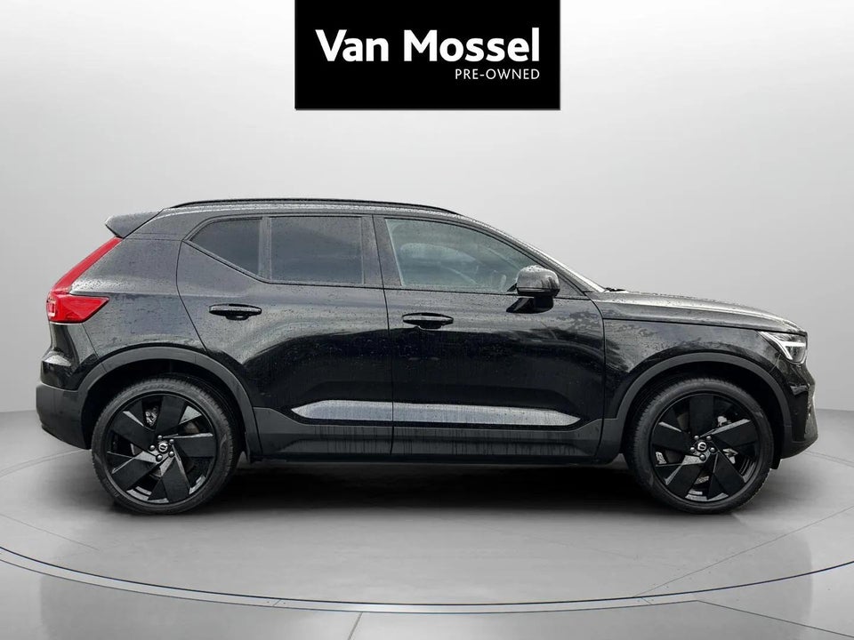 Volvo EX40 Extended Range Black Edition 5d