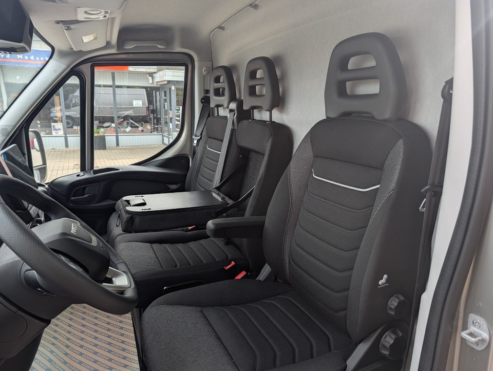 Iveco Daily 3,0 35S18 12m³ Van AG8
