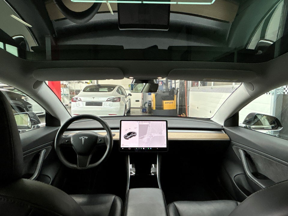 Tesla Model 3 Long Range AWD 4d