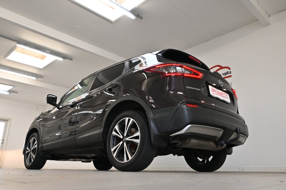 Nissan Qashqai 1,3 Dig-T 140 N-Connecta 5d