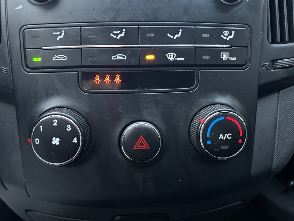 Hyundai i30 1,4 CVVT 109 Classic Sun 5d