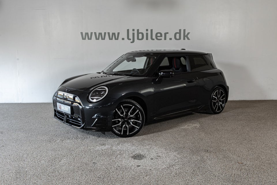 MINI Cooper E JCW Trim XL 3d