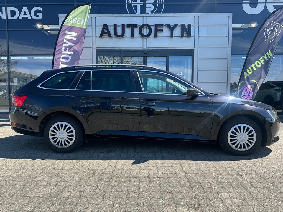 Skoda Superb 2,0 TDi 190 Sportline Combi DSG 5d