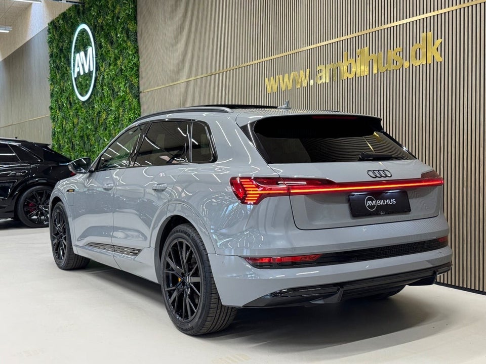 Audi e-tron 55 S-line quattro 5d