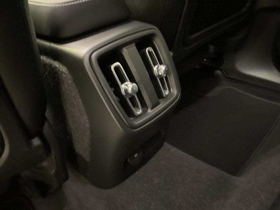 Volvo XC40 P6 ReCharge Plus 5d