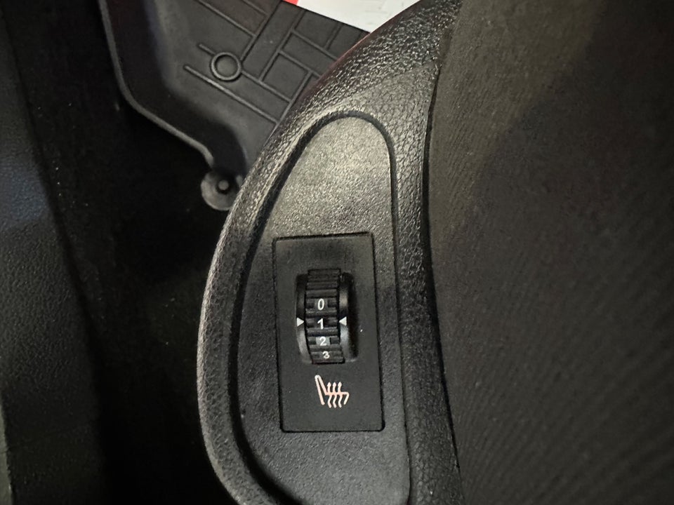 Peugeot 308 1,6 VTi 120 Access stc. 5d