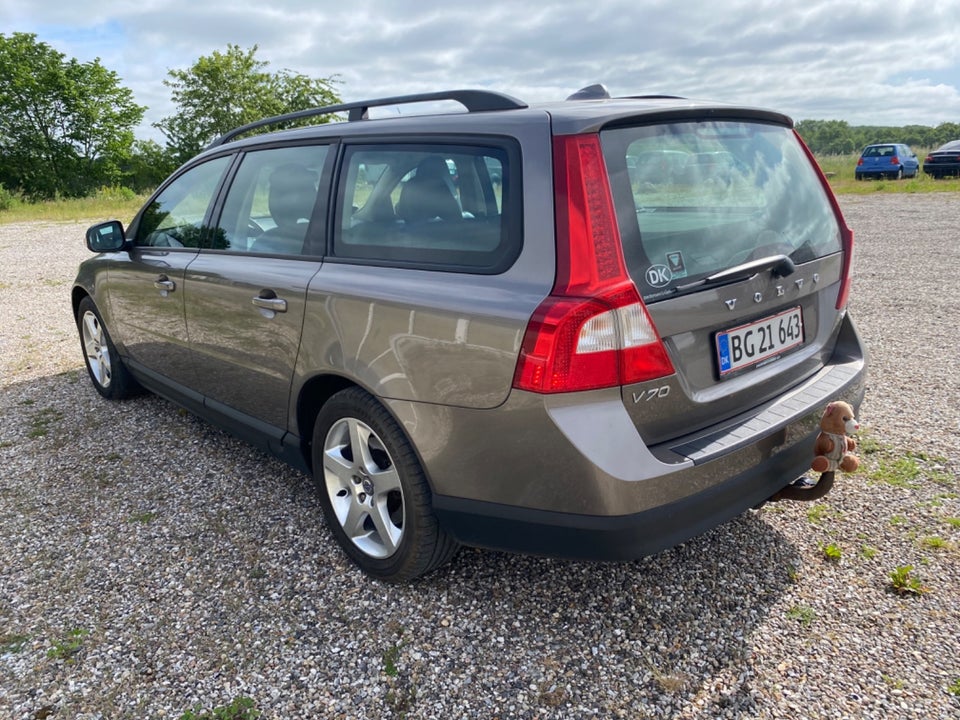 Volvo V70 2,5 T Momentum aut. 5d