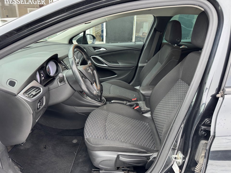 Opel Astra 1,6 CDTi 136 Enjoy Sports Tourer 5d