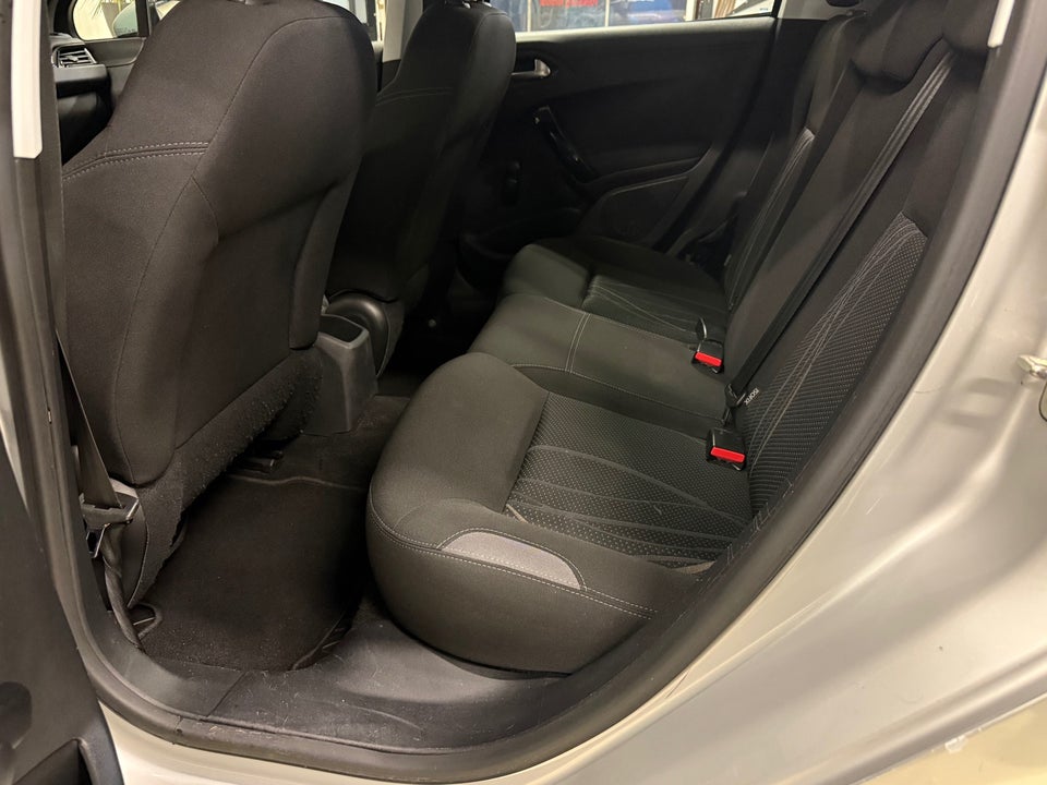 Peugeot 208 1,2 VTi Active 5d