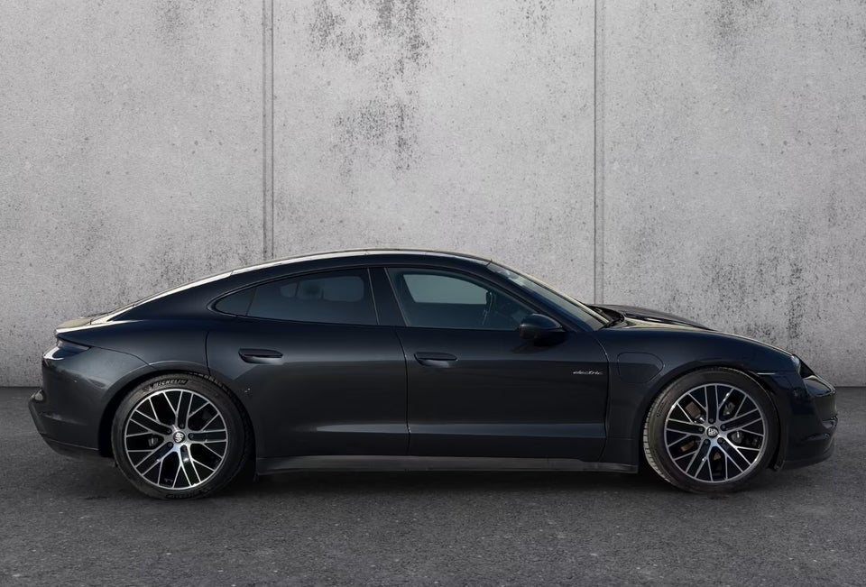 Porsche Taycan Performance+ 4d