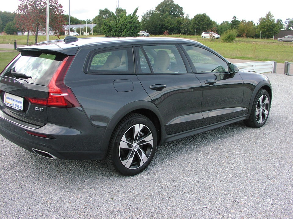 Volvo V60 CC 2,0 D4 190 aut. AWD 5d