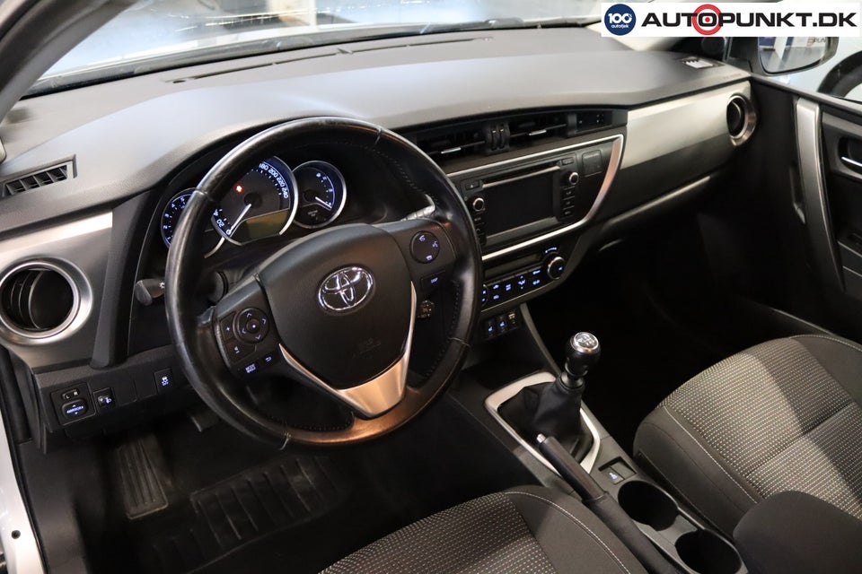 Toyota Auris 1,4 D-4D T2 5d