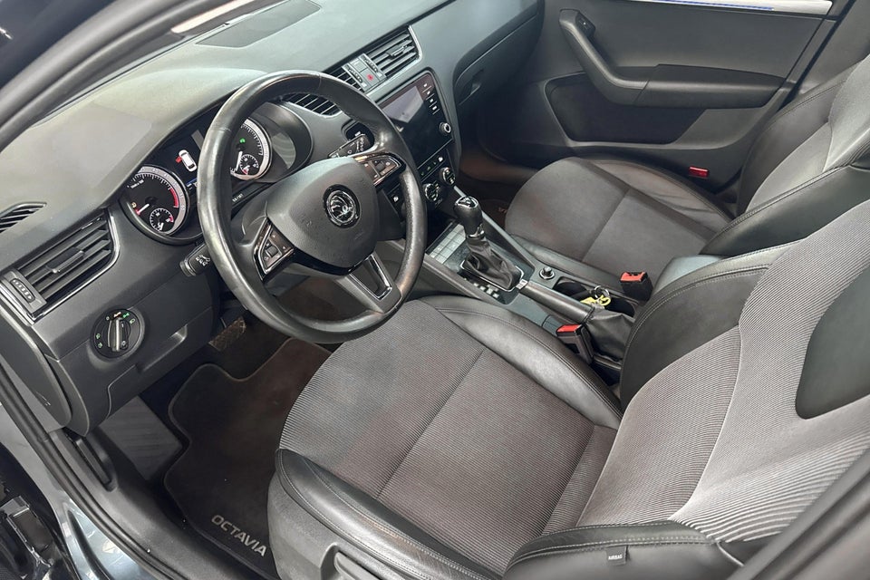 Skoda Octavia 2,0 TDi 150 Business Line+ Combi DSG 5d