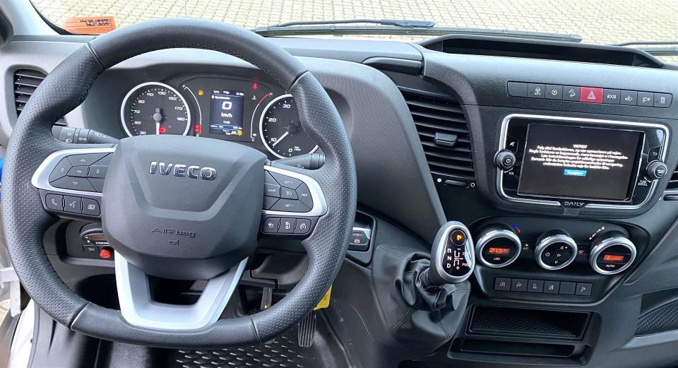 Iveco Daily 2,3 35S16 12m³ Van AG8