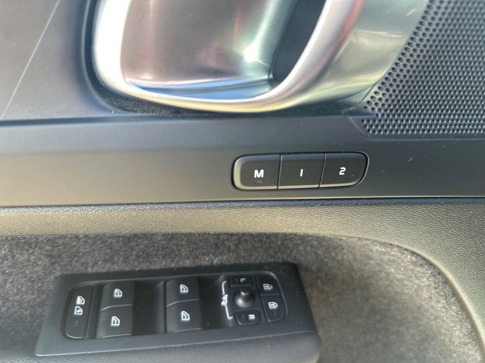 Volvo XC40 ReCharge Extended Range Plus 5d