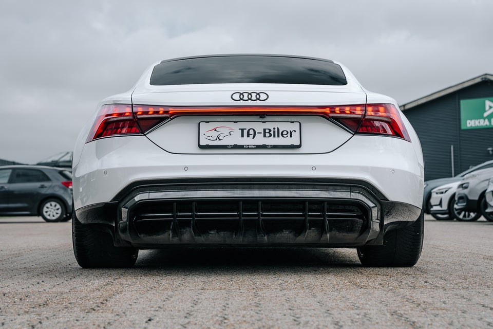 Audi RS e-tron GT quattro 4d