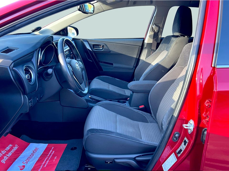 Toyota Auris 1,8 Hybrid Prestige Touring Sports CVT 5d