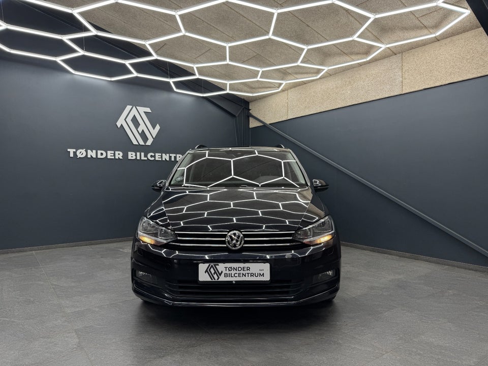 VW Touran 1,6 TDi 115 IQ.Drive 5d