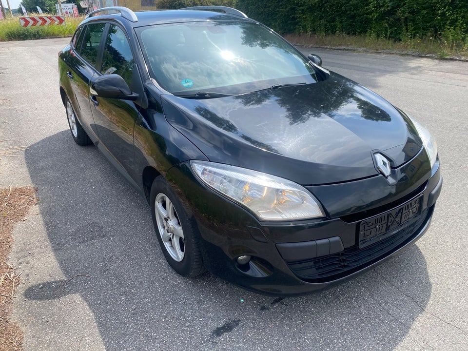 Renault Megane III 1,6 110 Expression Sport Tourer 5d