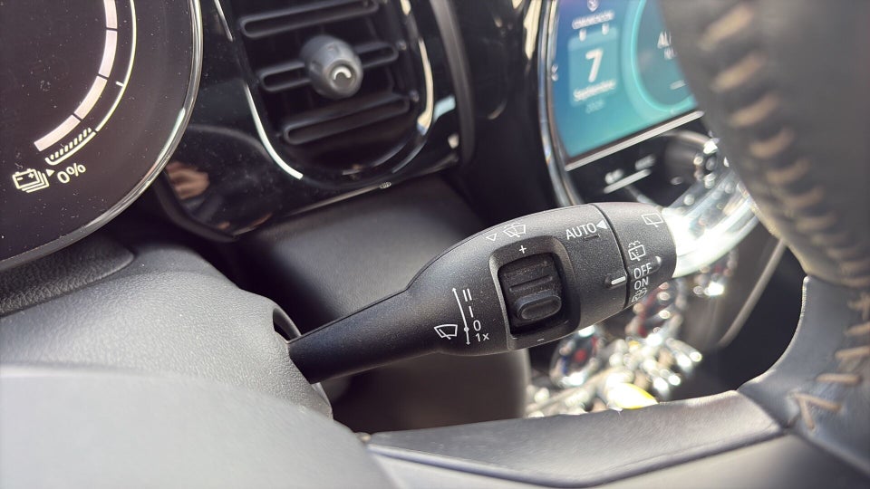 MINI Cooper SE Essential 3d