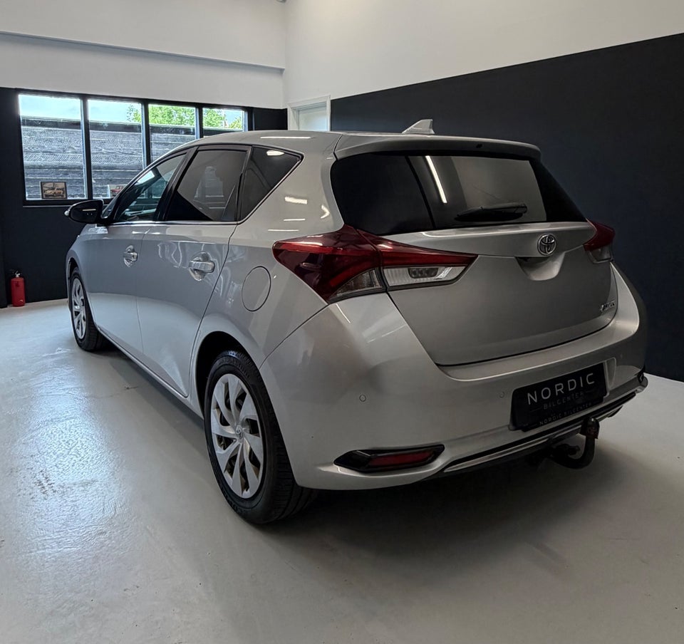 Toyota Auris 1,2 T T2 Comfort 5d
