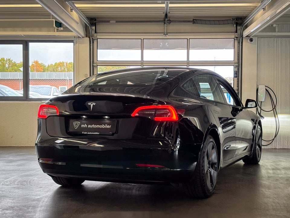 Tesla Model 3 Long Range AWD 4d