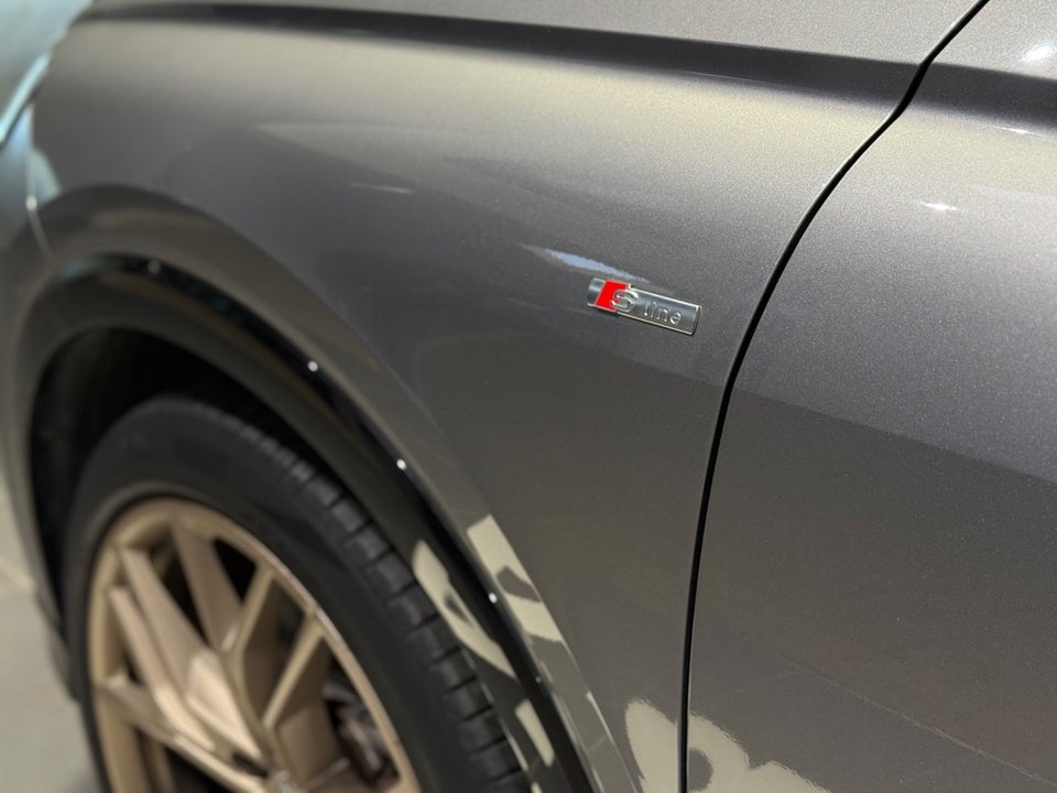 Audi Q4 e-tron 40 S-line 5d