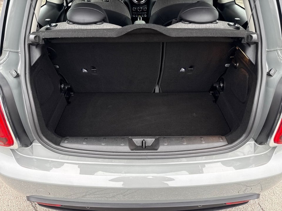 MINI Cooper SE Essential 3d