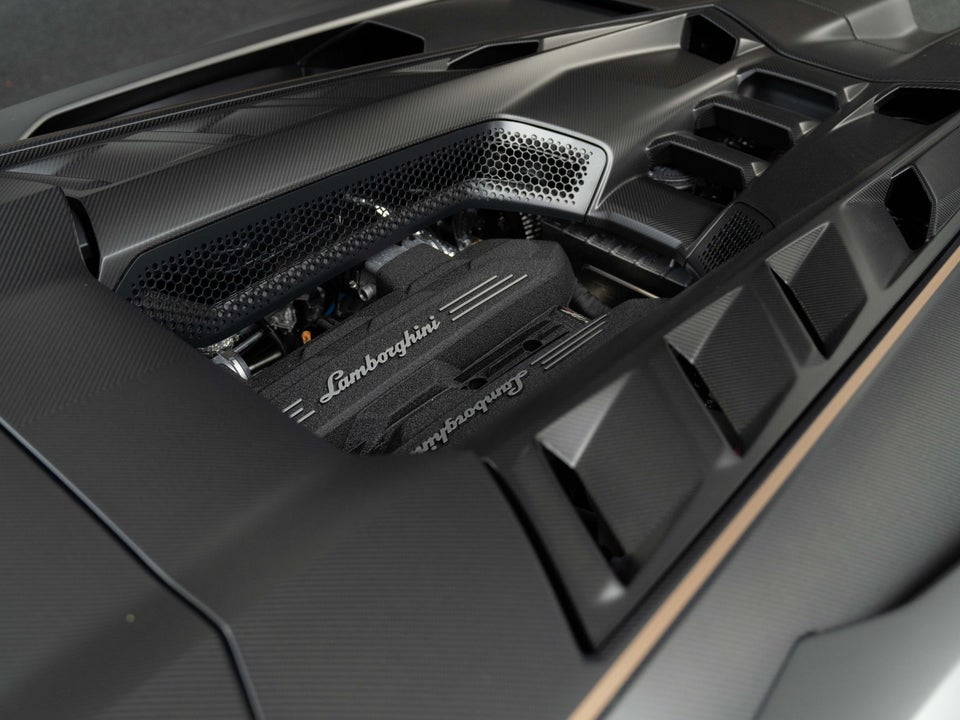 Lamborghini Revuelto 6,5  2d