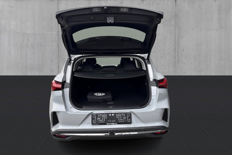 MG Marvel R Performance 5d