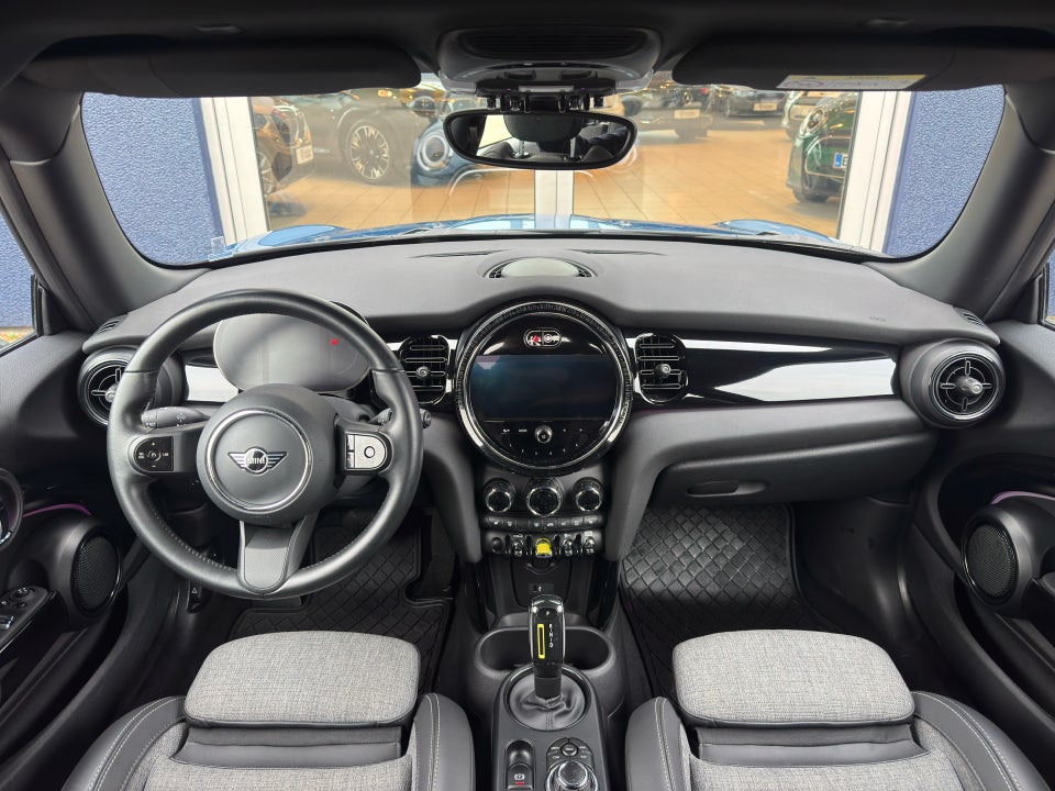 MINI Cooper SE Essential 3d