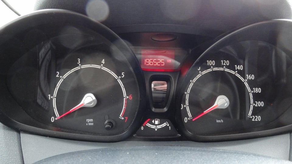 Ford Fiesta 1,25 82 Trend 5d