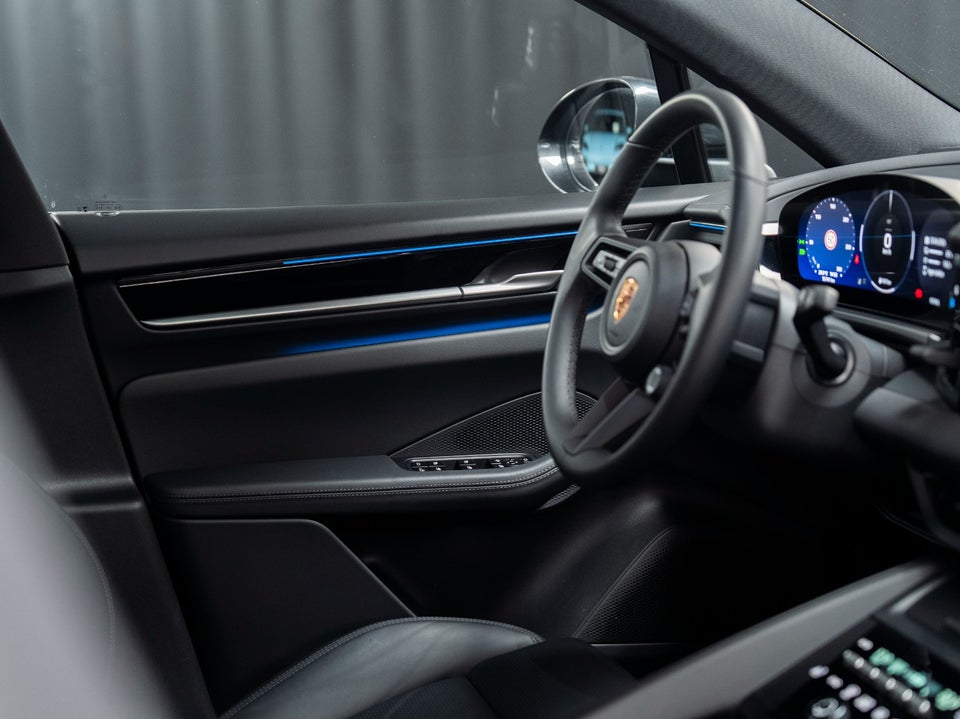 Porsche Macan 4 5d