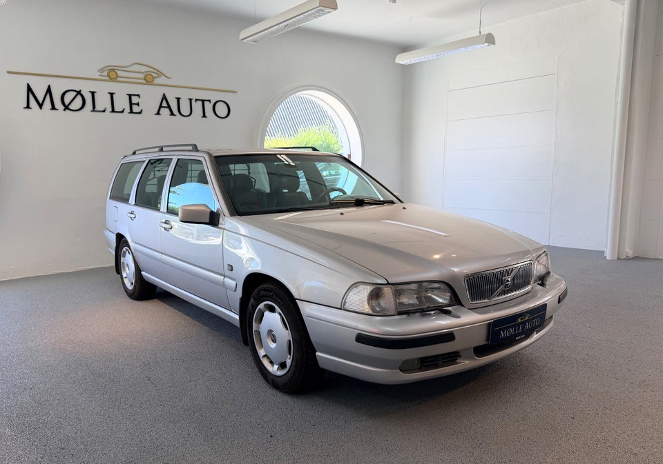 Volvo V70 2,4  5d