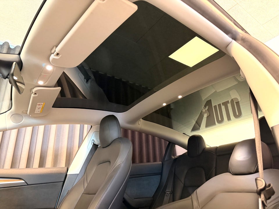 Tesla Model 3 Standard Range+ RWD 4d