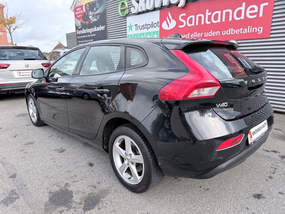 Volvo V40 2,0 D2 120 Kinetic 5d