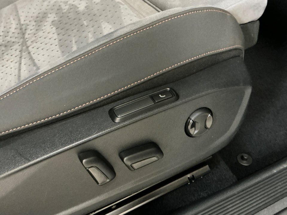 Cupra Born 77 e-Boost Dinamica Pack High 5d